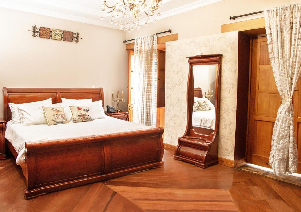 Hotel Boutique Casa Ruth En Cuenca Luaran gambar